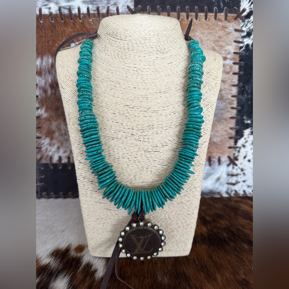 Keep It Gypsy SANDRA LING Design Turquoise Stone Leather Adjust Choker Necklace